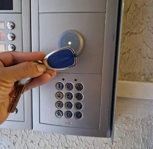 Douillet Hypercentre Neuf Climatise